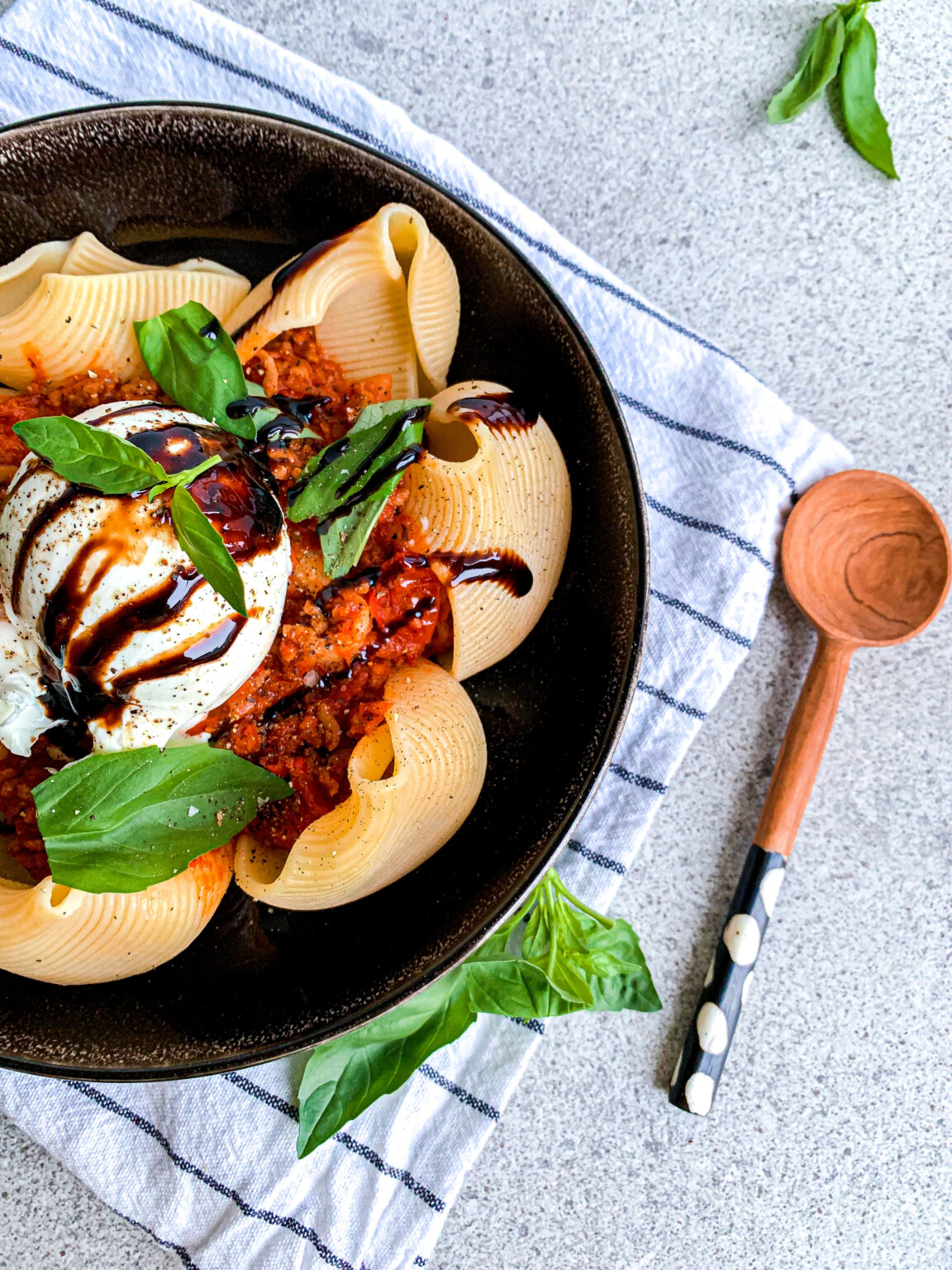 Pâtes à la burrata et tomates - Forks-Trot